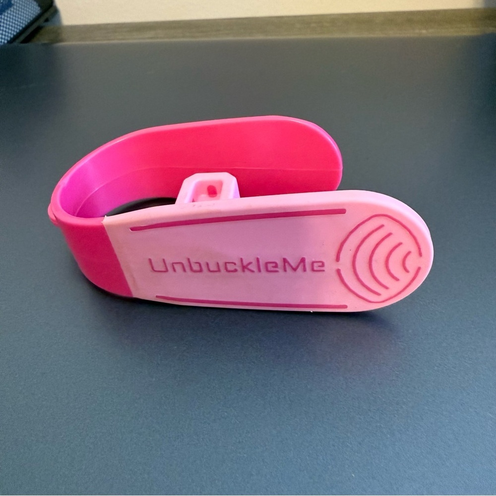 UnbuckleMe Pink Buckle Release Tool